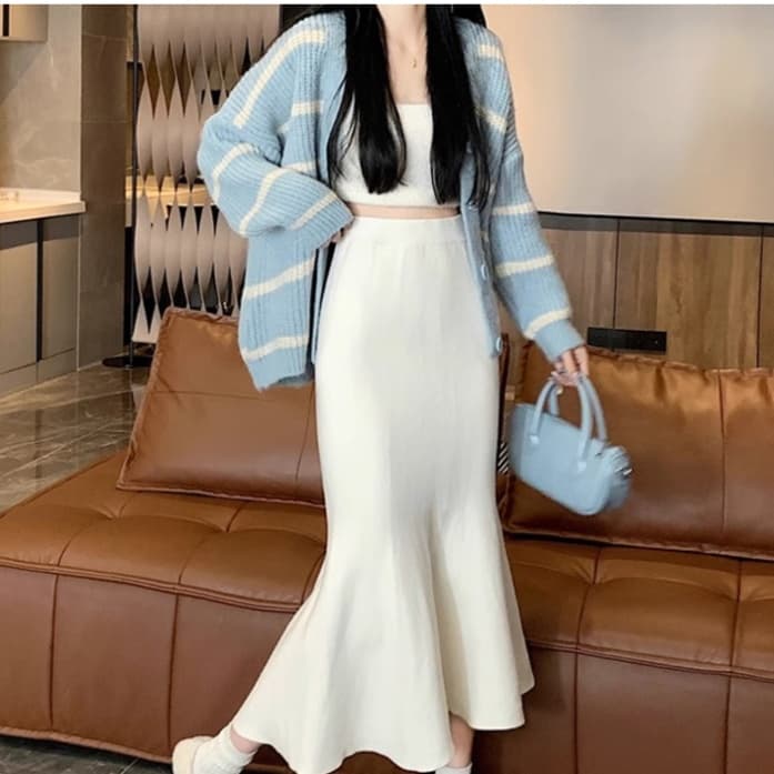 白スカート マーメイドニットスカート【裾広がり】