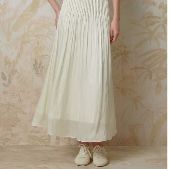 白スカート なめらかシルエット プリーツロングスカート
