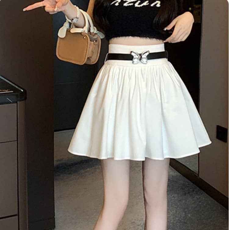 白スカート 蝶モチーフ ギャザーフレアミニスカート