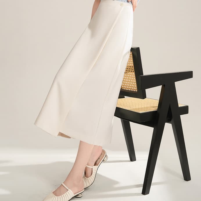 白スカート すっきりシルエット膝下スカート