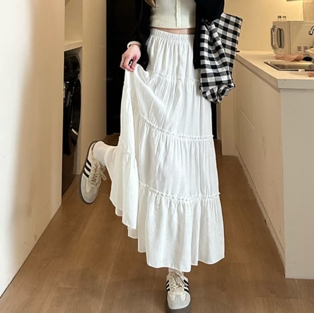 白スカート ふんわりティアードロングスカート