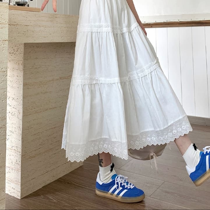 白スカート フレアレース付きティアードロングスカート