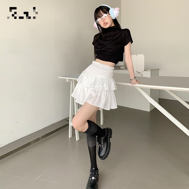 白スカート シャーリングティアードミニスカート