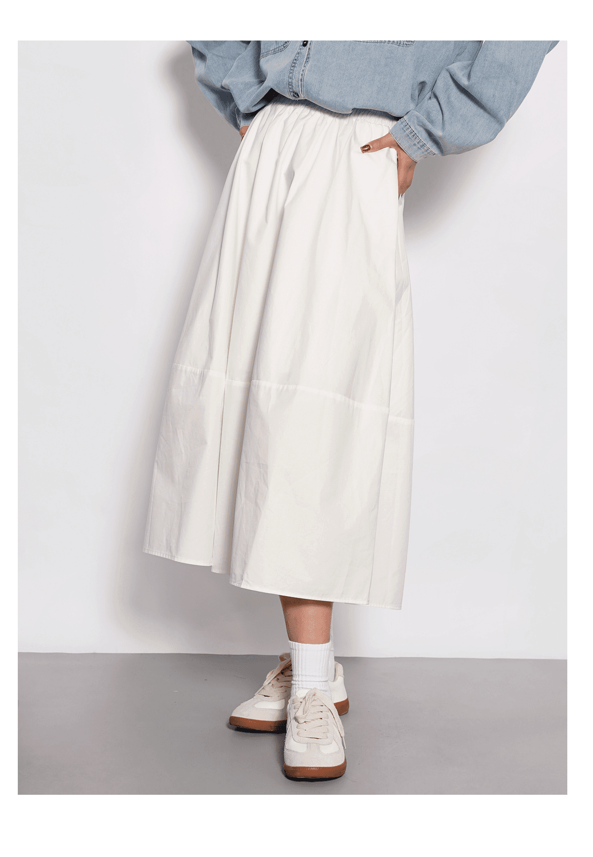 白スカート ゆったりギャザーフレアスカート