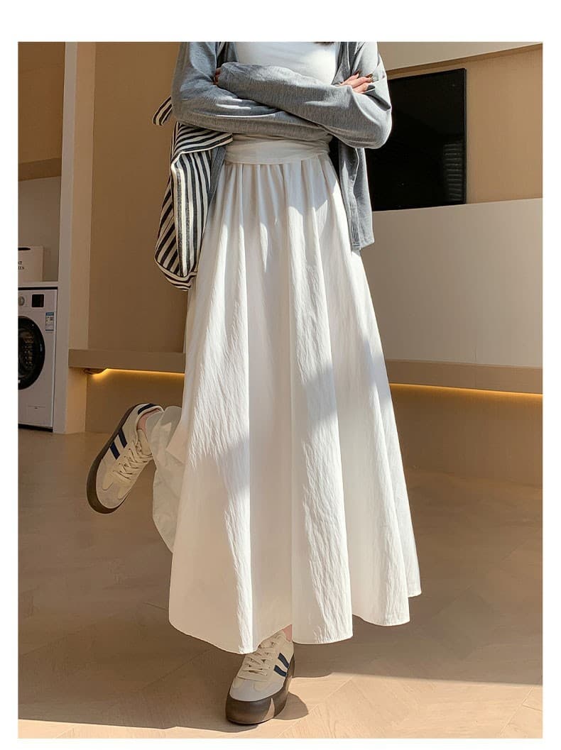 白スカート ふんわり広がる優美ロングスカート