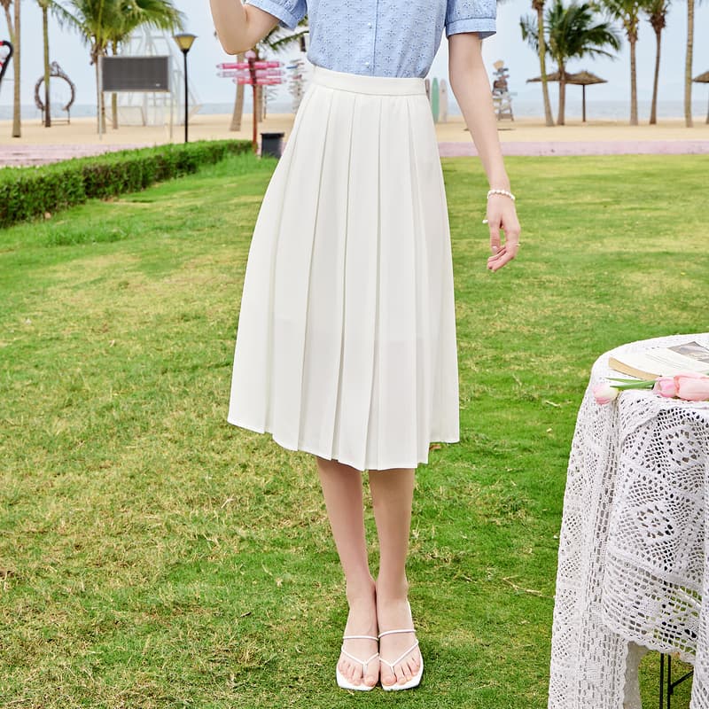 白スカート ふんわりプリーツミディスカート