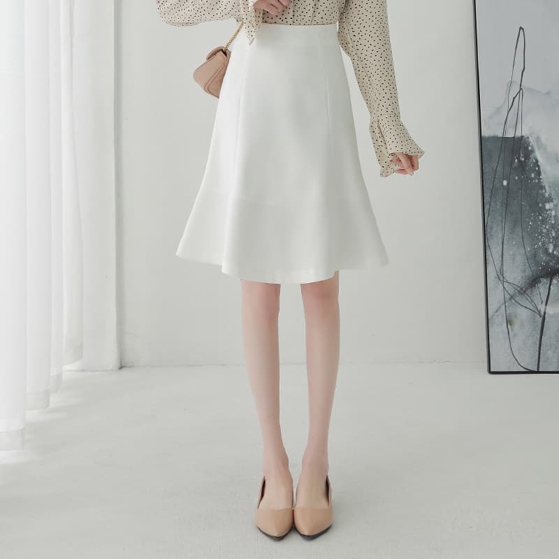 白スカート ふんわり優美なミディ丈スカート