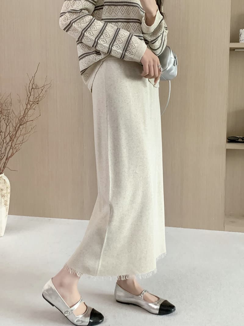 白スカート フリンジ裾タイトロングスカート