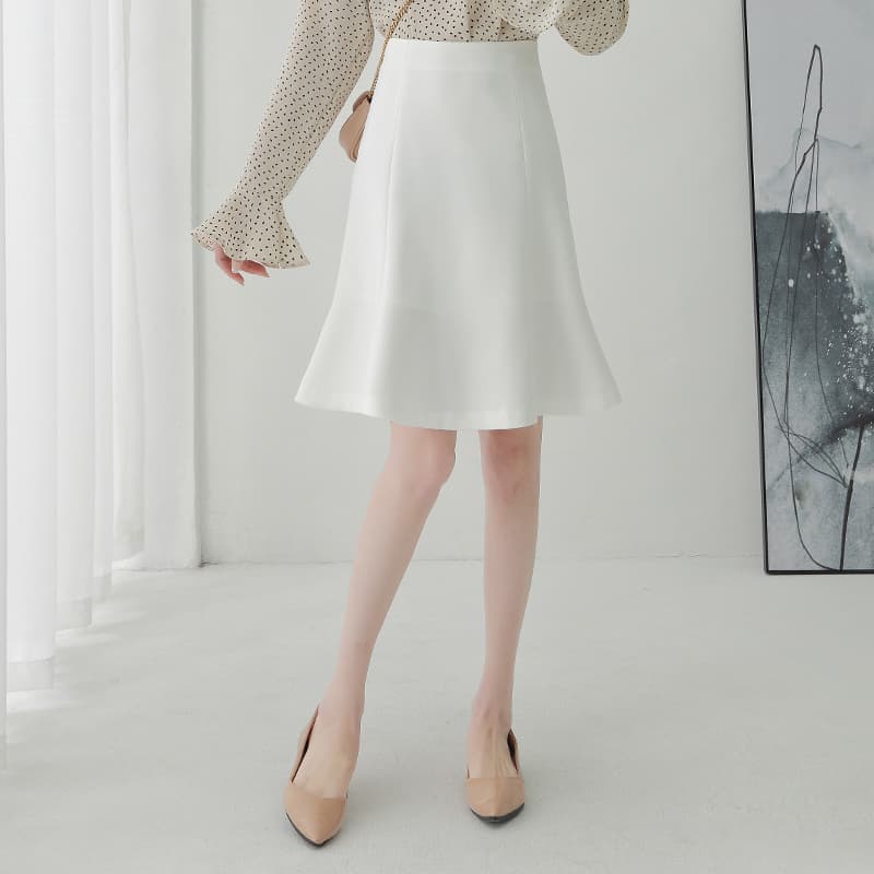 白スカート ふんわり優美なミディ丈スカート