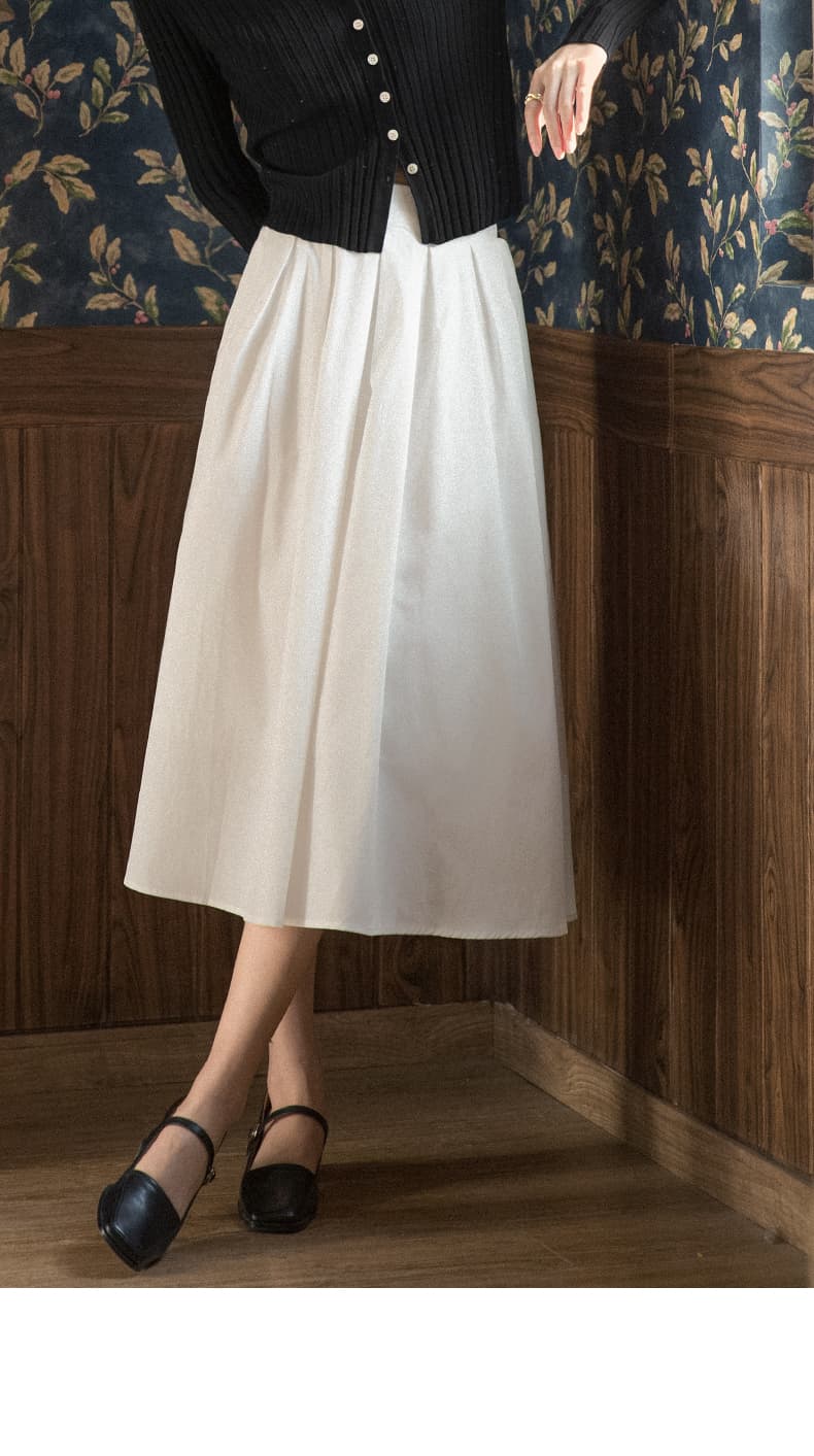 白スカート 優美なミディ丈プリーツスカート