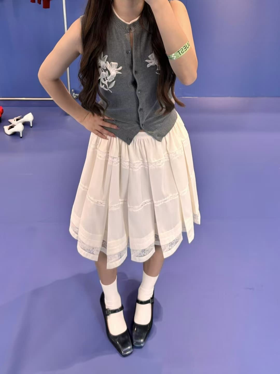 白スカート 上品レース飾り プリーツスカート