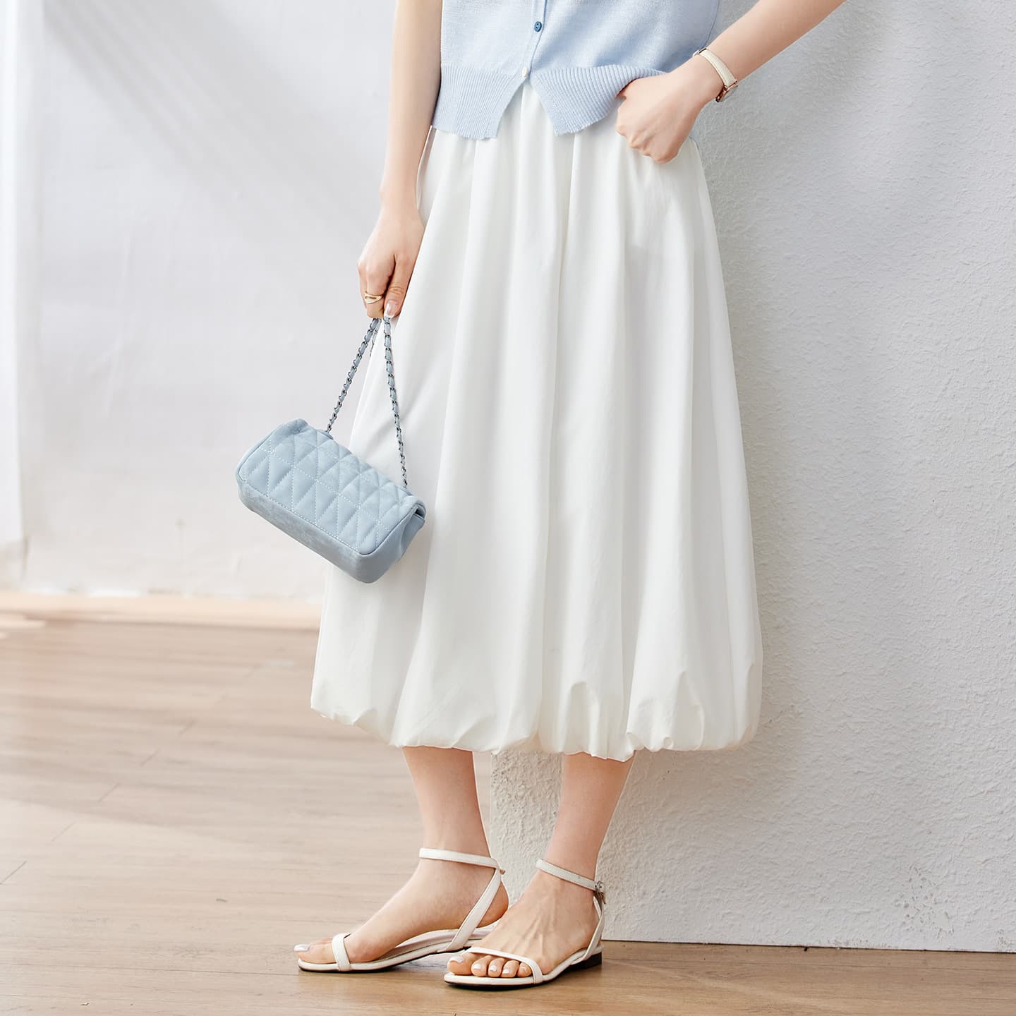 白スカート バルーンシルエット プリーツスカート