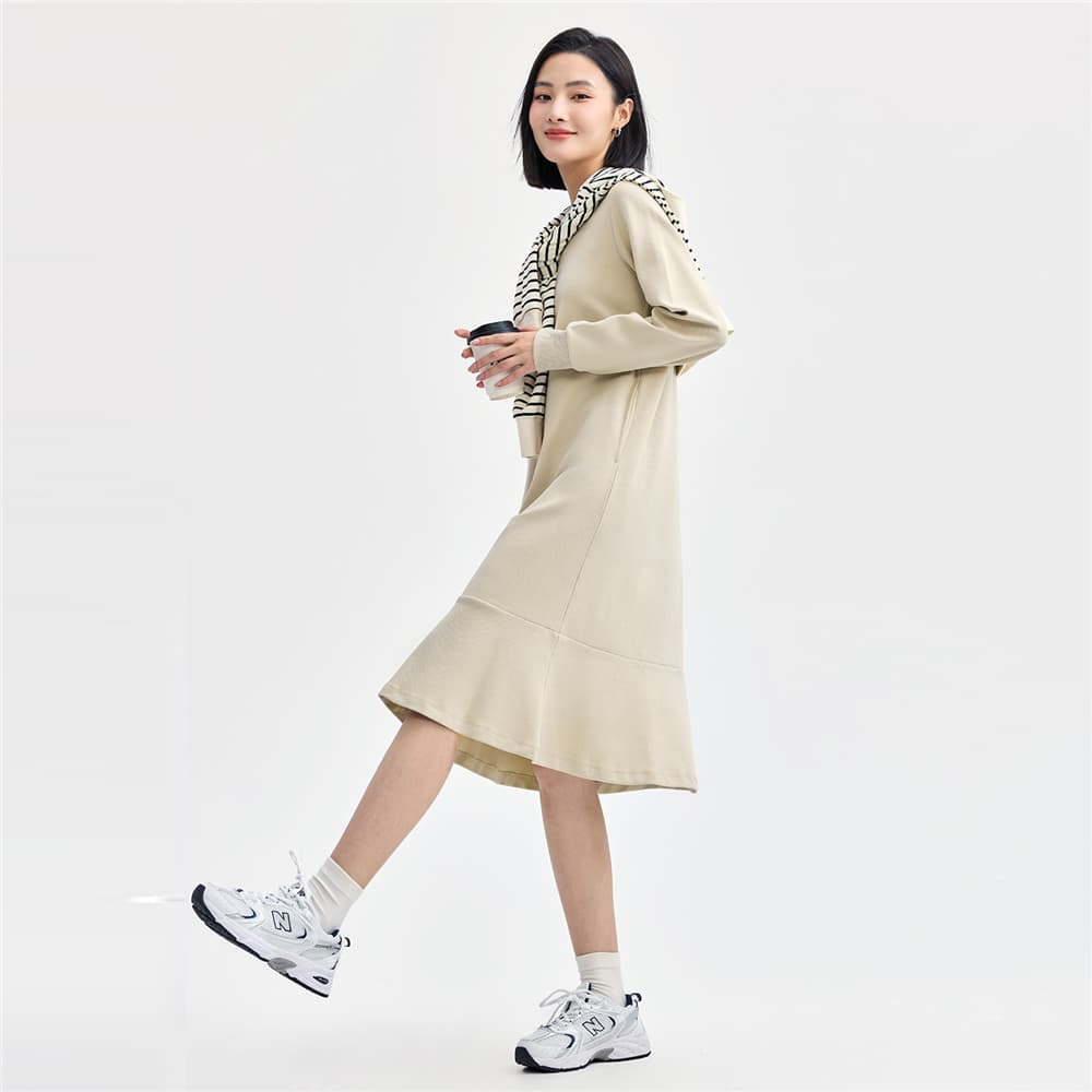 白スカート 裾広がりゆったりワンピース
