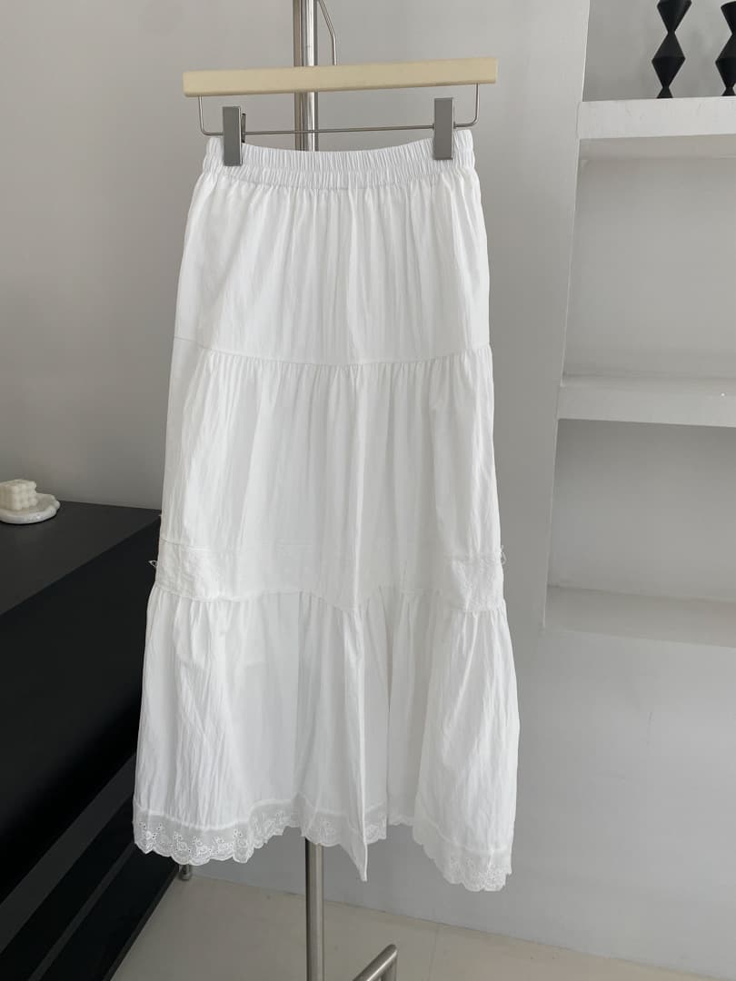 白スカート  ティアード切替えマキシ丈プリーツスカート