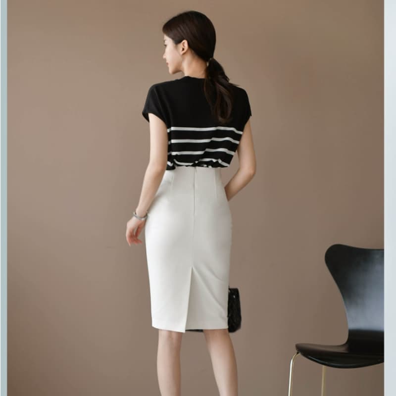 白スカート シンプル美人のタイトスカート