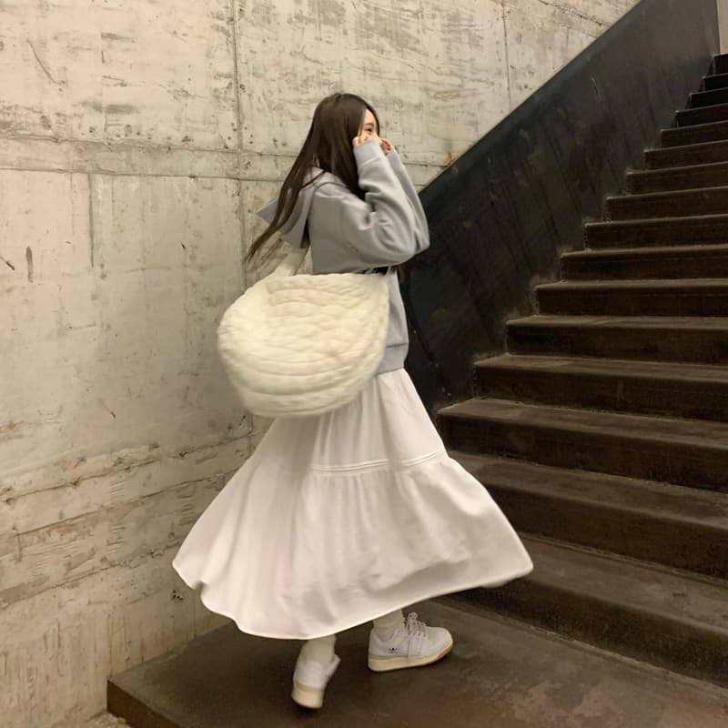 白スカート ナチュラルフレアロングスカート