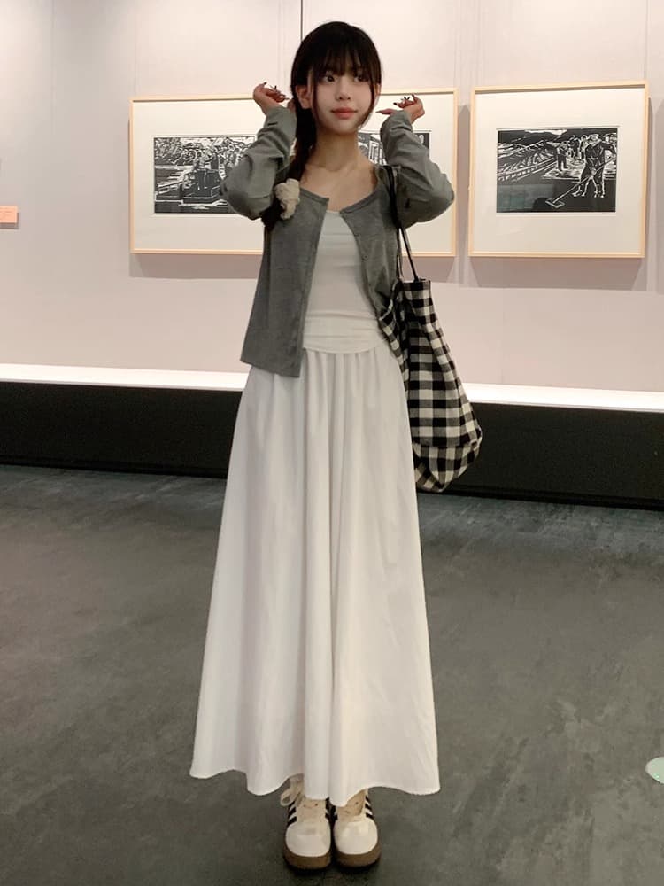 白スカートふんわりロングプリーツスカート