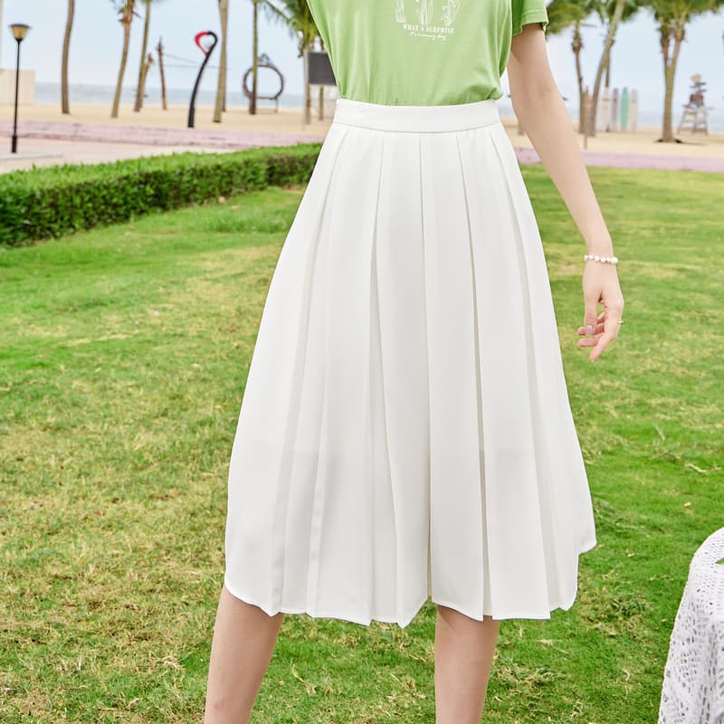 白スカート ふんわりプリーツミディスカート