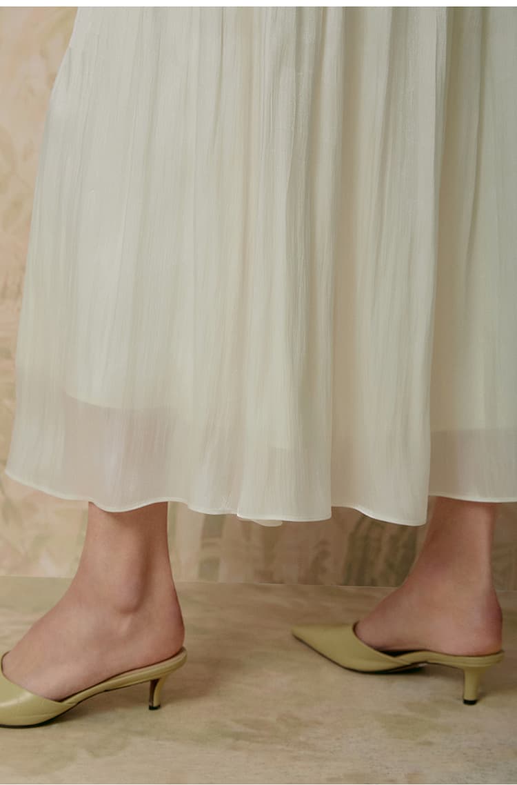 白スカート なめらかシルエット プリーツロングスカート
