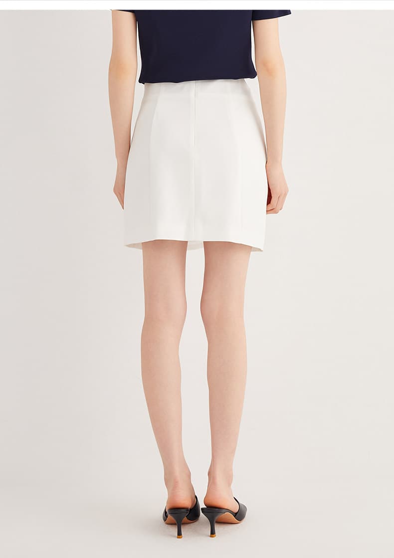 白スカート 装飾金具付き上品ミニ丈タイトスカート