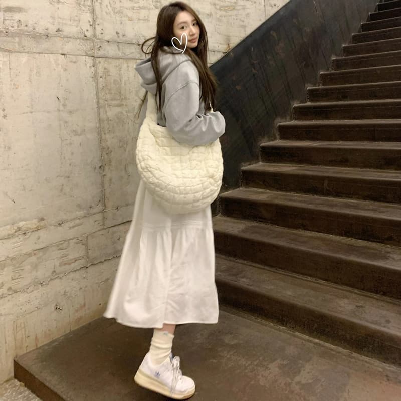 白スカート ナチュラルフレアロングスカート