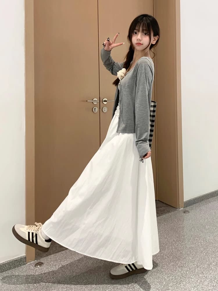 白スカートふんわりロングプリーツスカート