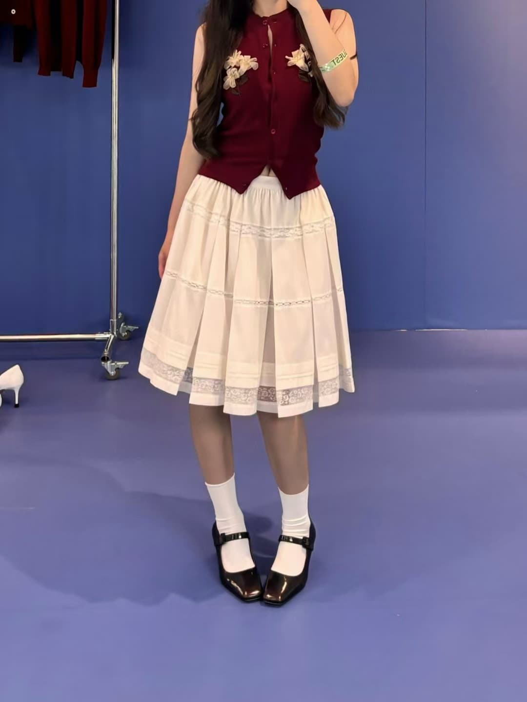白スカート 上品レース飾り プリーツスカート