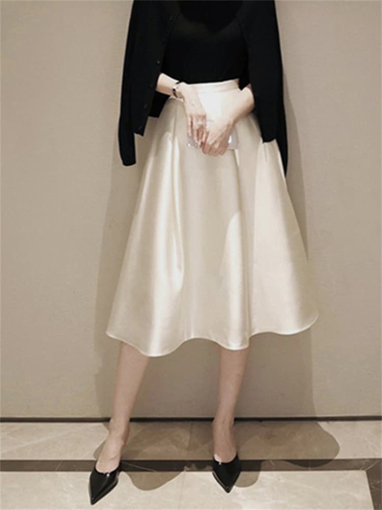 白スカート 上品サテン光沢ミディ丈フレアスカート