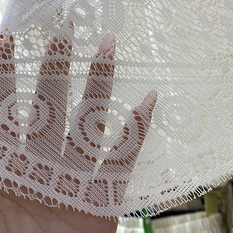 白スカート 蝶々刺繍レース重ねフレアロングスカート