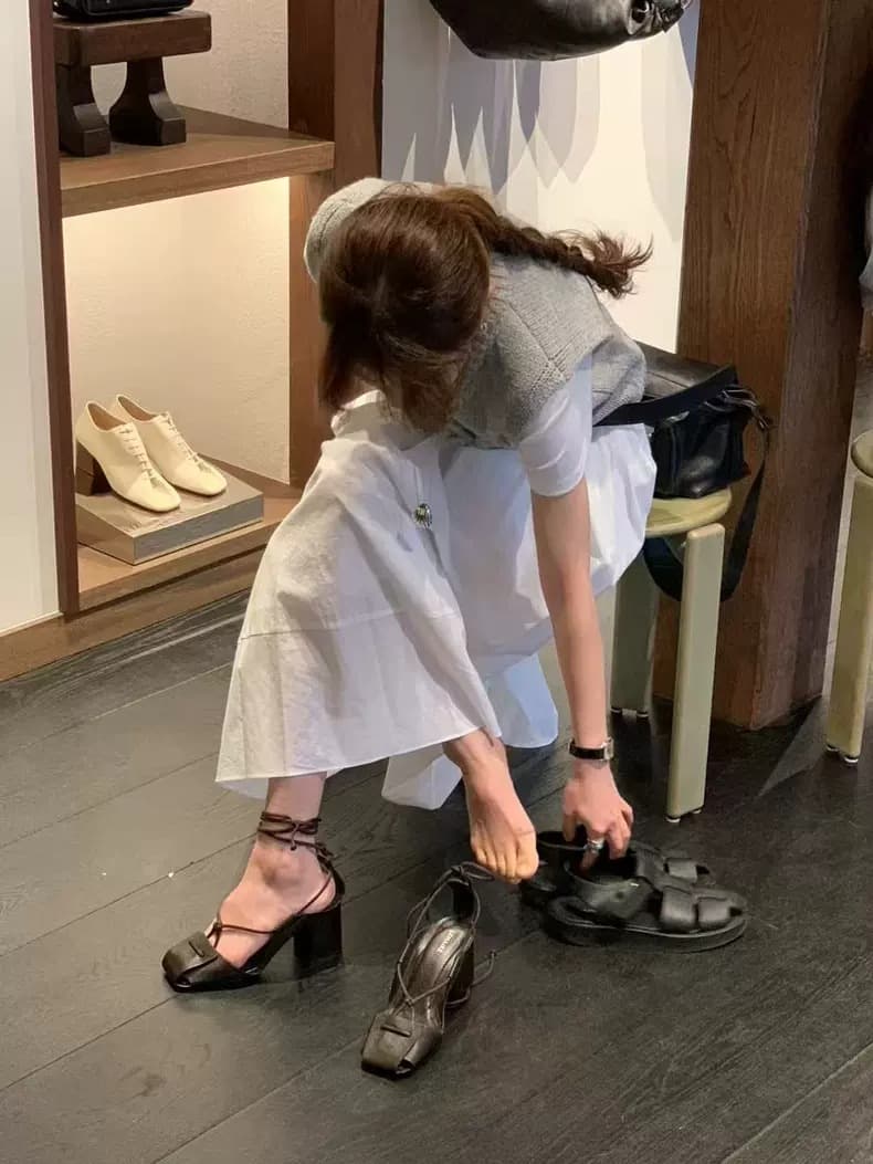 白スカート 優美なフレアロングスカート