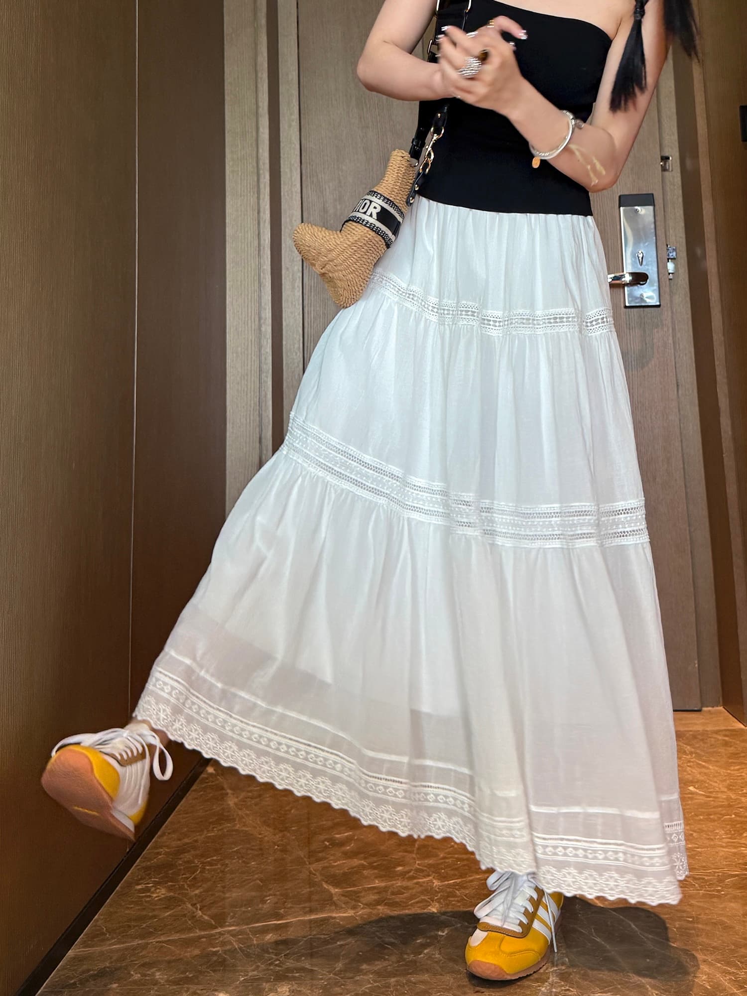 白スカート 花レース段重ねマキシフレア