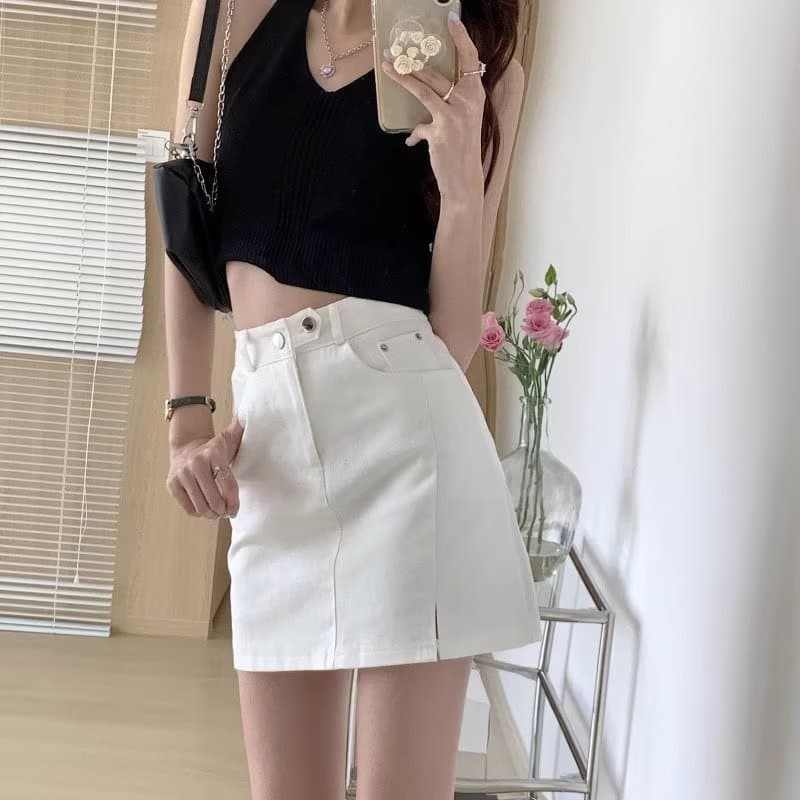 白スカート すっきりシルエット台形スカート