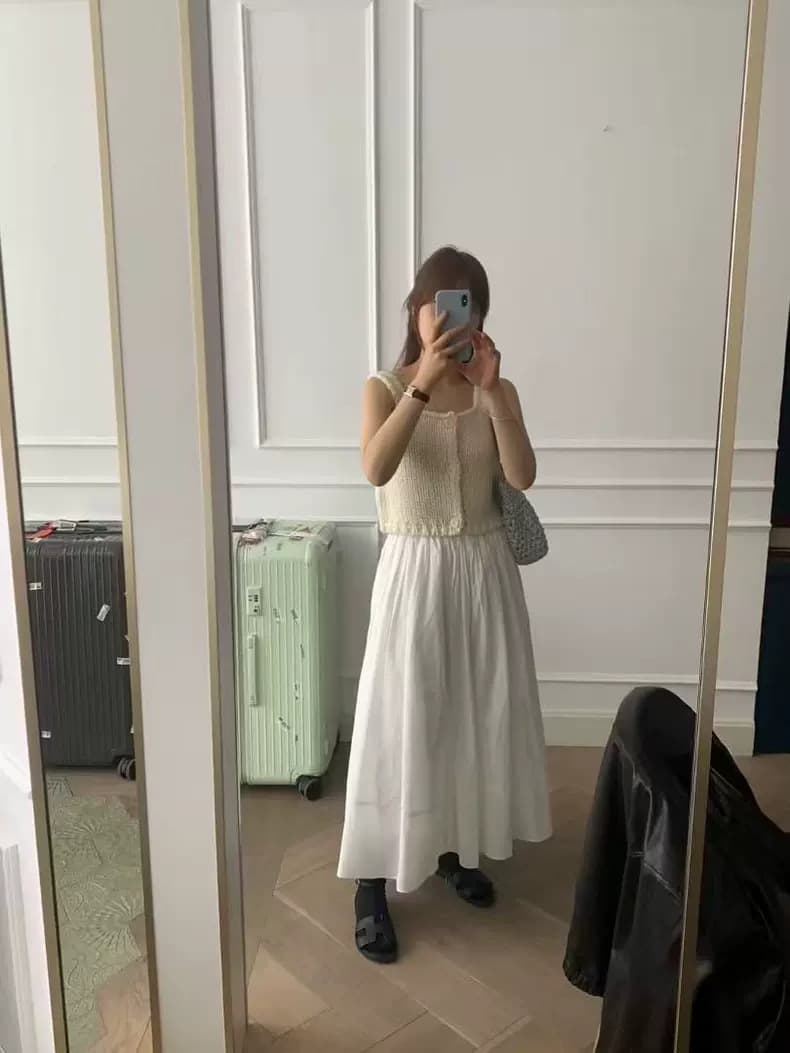 白スカート 優美なフレアロングスカート