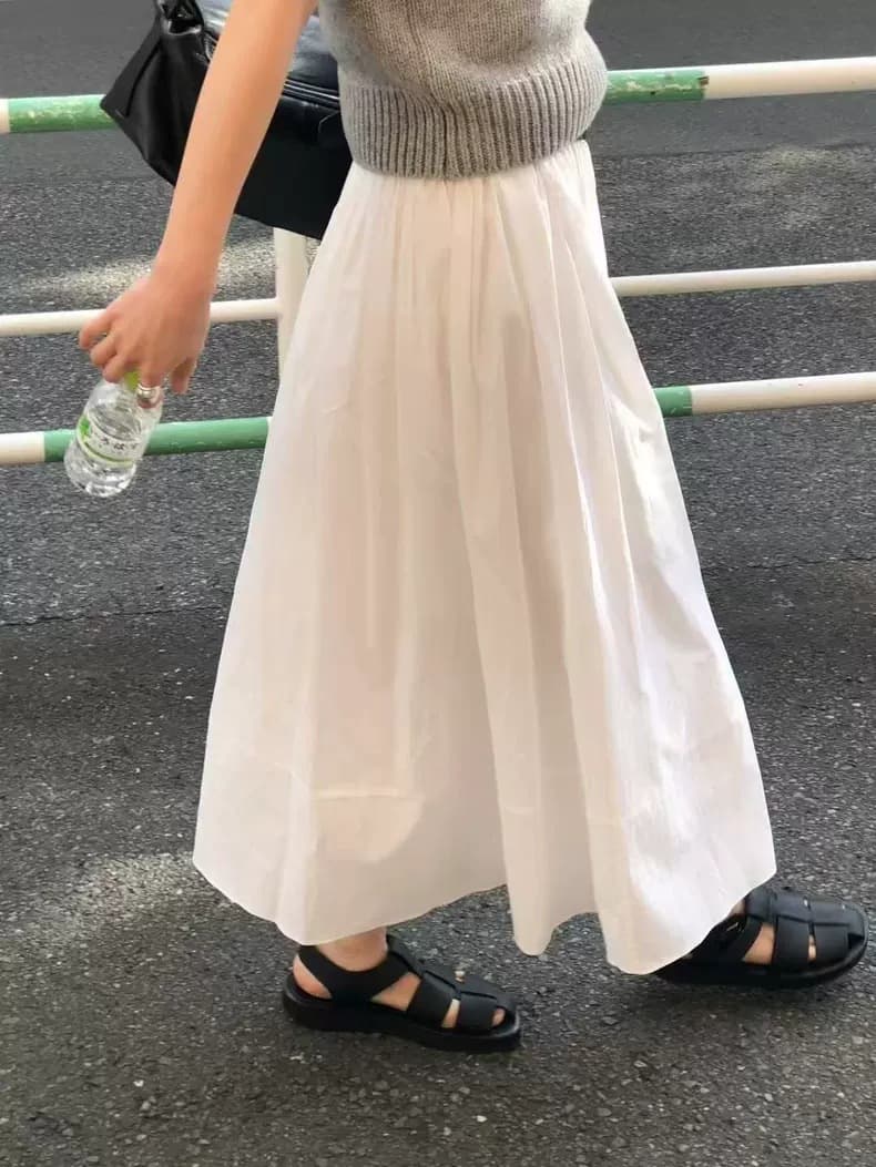 白スカート 優美なフレアロングスカート